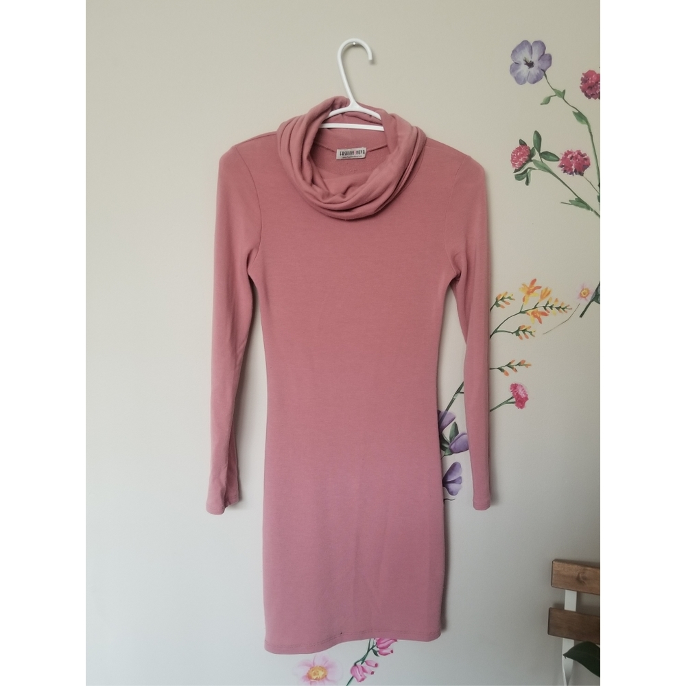 Fashion Nova pink small sweater dress